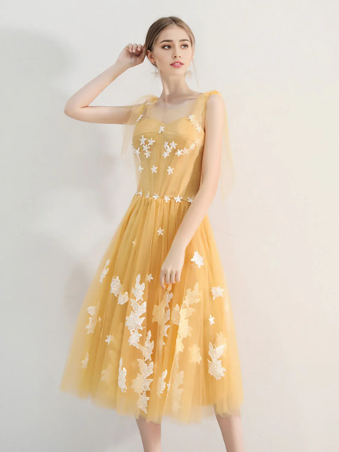 A-line Tulle Lace Backless Prom Dresses With Applique ï»