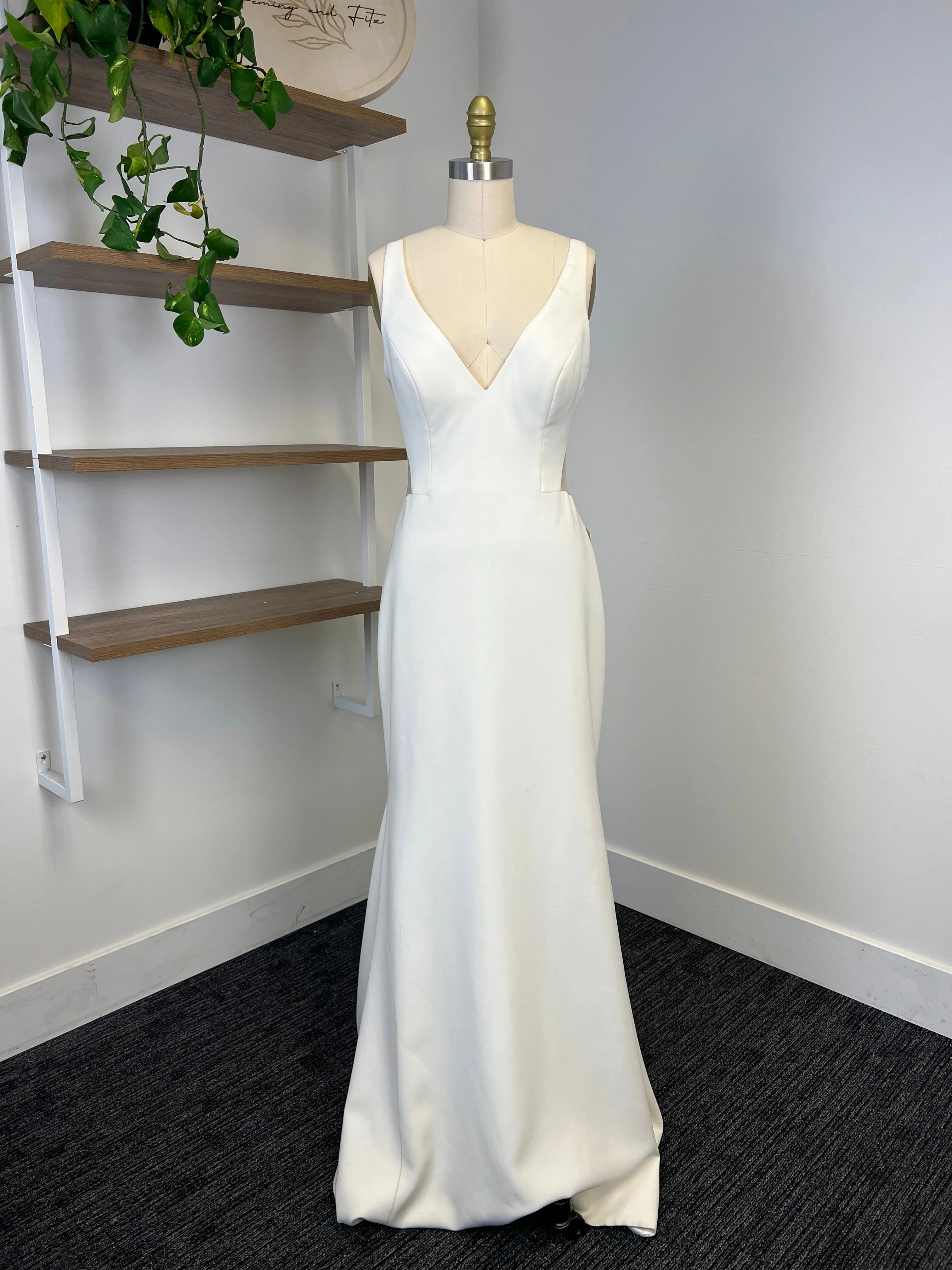 C / Theia Lotus Size 8